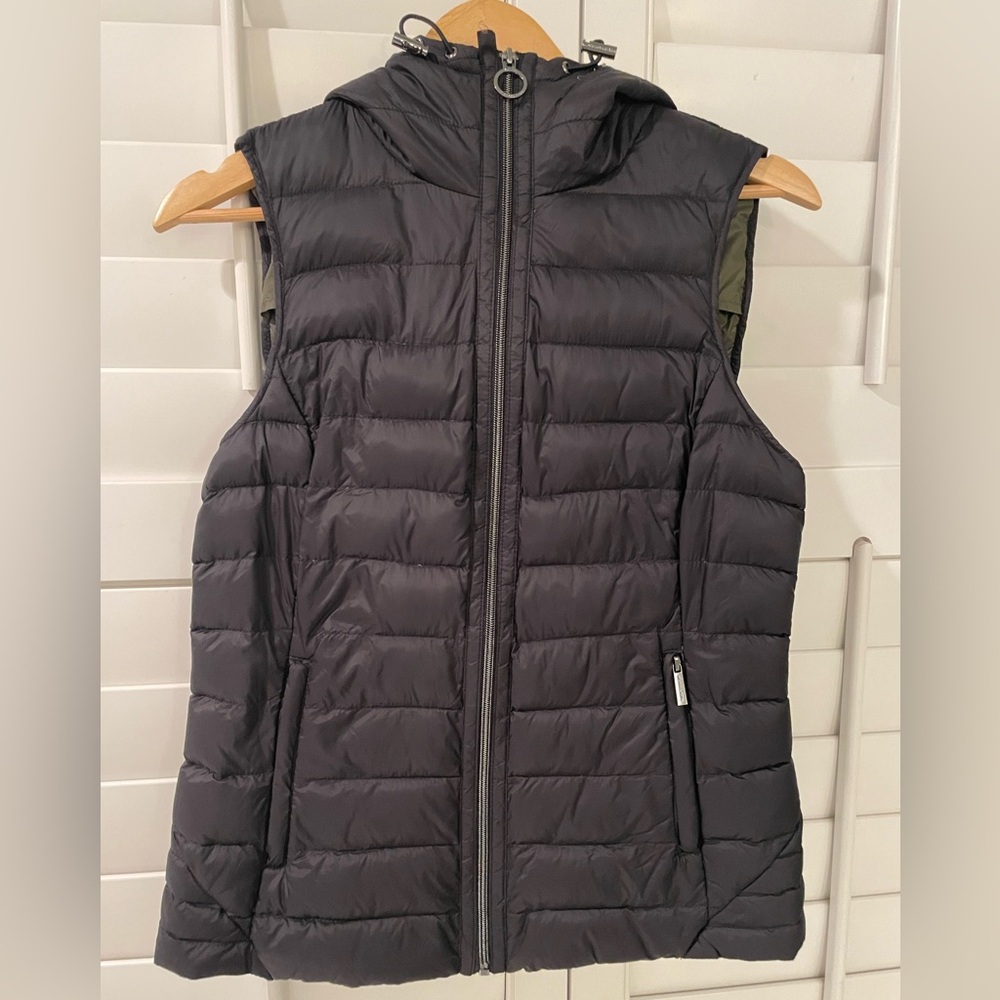 Michael Michael Kors Packable Black & Olive Hooded Puffer Vest SzM Sporty Class